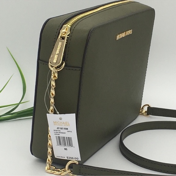 Michael Kors Jet Set Item Large East West Zip Crossbody Leather Olive 
NWT - Picture 4 of 12